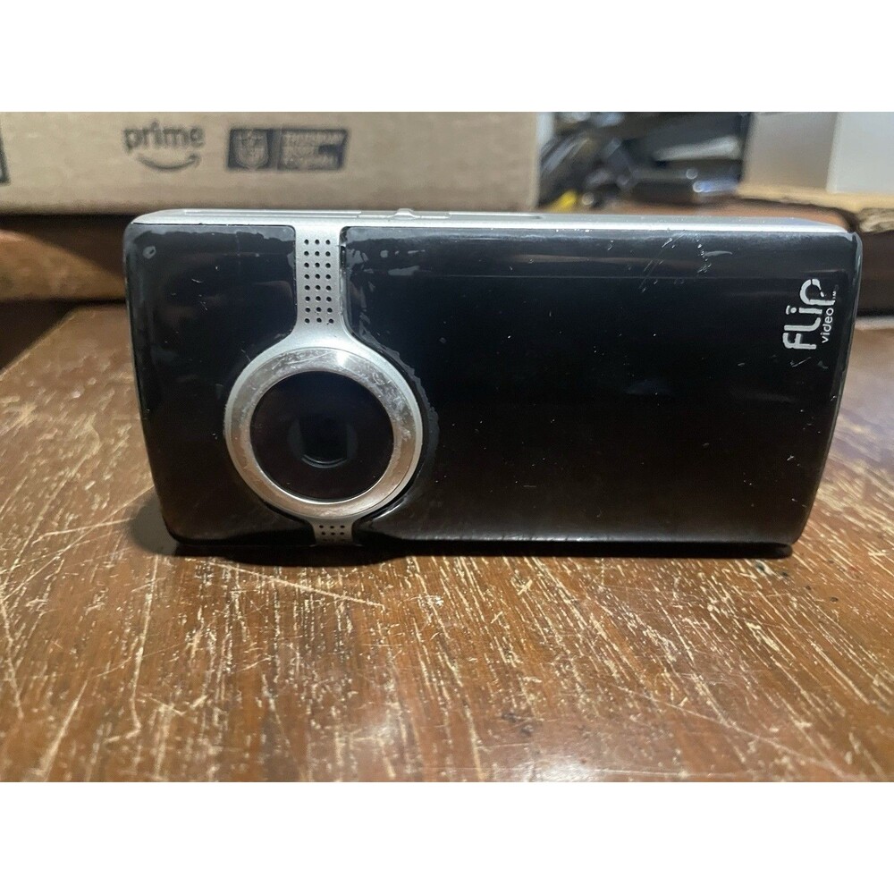 Flip Ultra HD Video Camera 8GB Memory U32120 Untested Battery Cover Not Closing